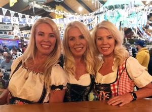 3 Blonde Barmaids - Oktoberfest